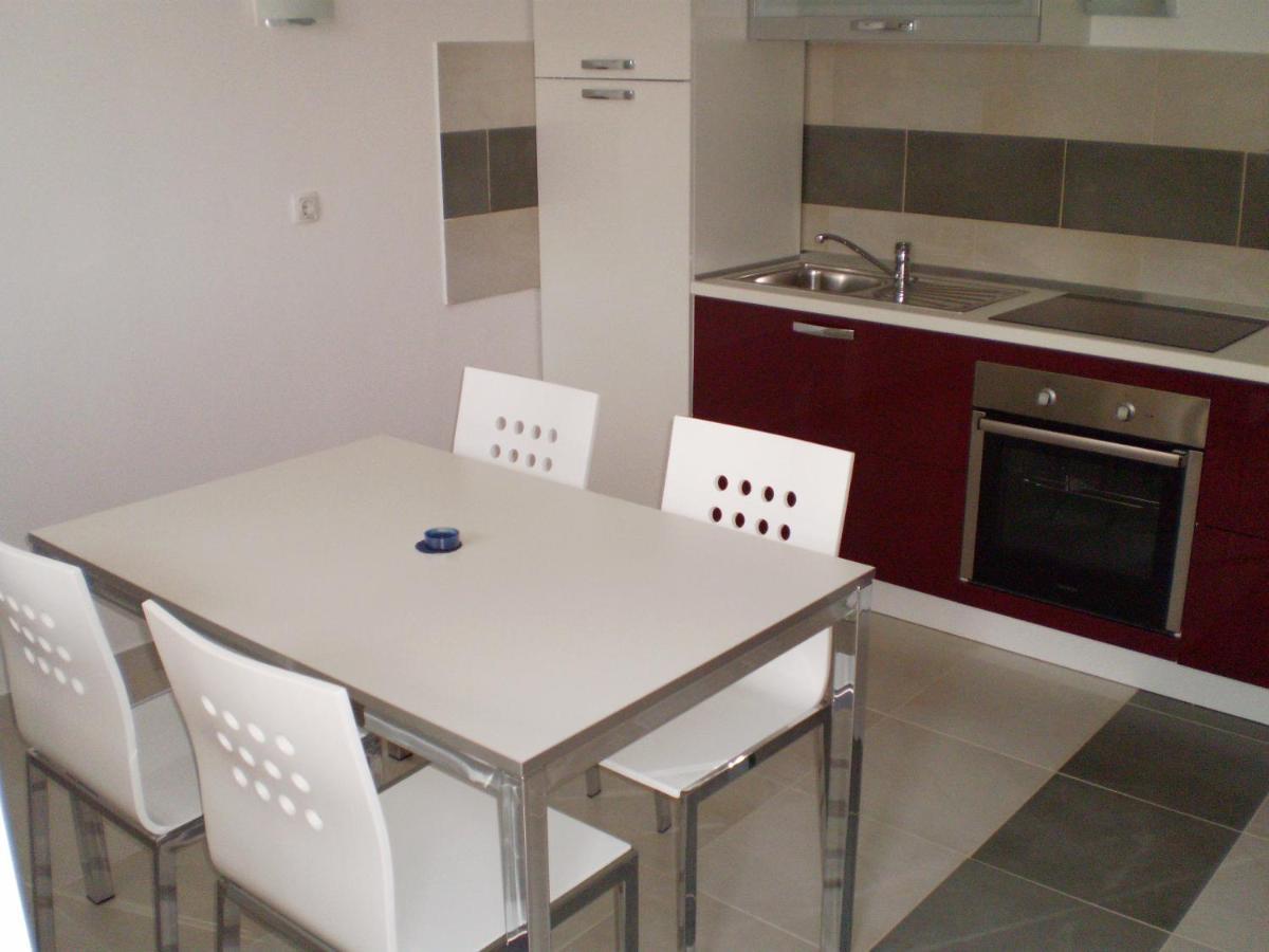Apartments By The Sea Banjol, Rab - 12838 מראה חיצוני תמונה